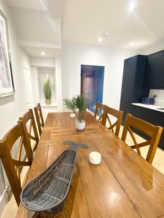 בורנמות' Cloud9 Guest House - By Coastline Retreats - 2 Bedroom Self Contained Garden Flat - Luxury Bath, Netflix, Superfast Wifi, Parking Included מראה חיצוני תמונה